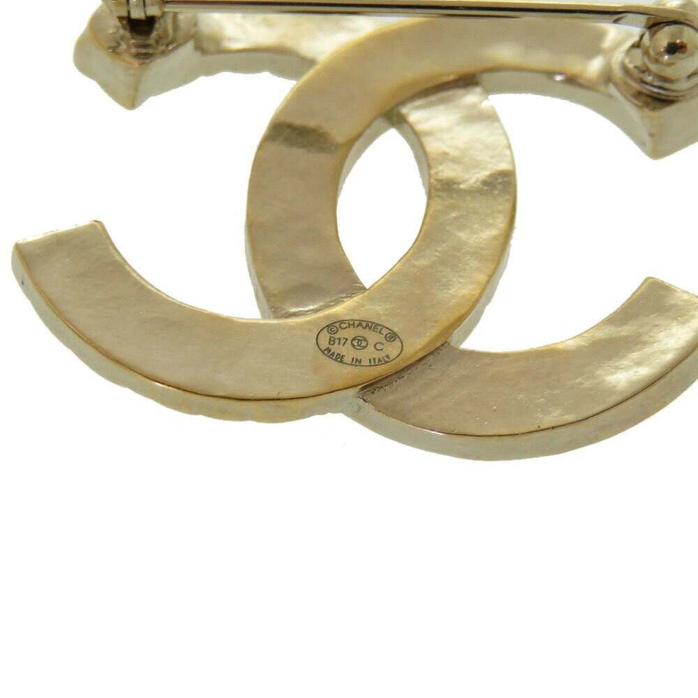 CHANEL Authentic Gold Logo Brooch - Picture 4 of 4